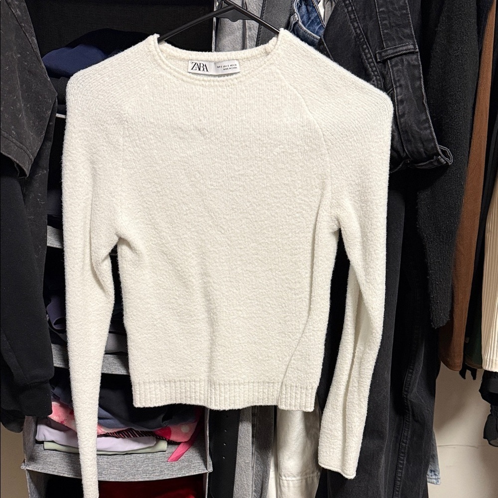 Zara Women's Cream Crew Neck Sweater